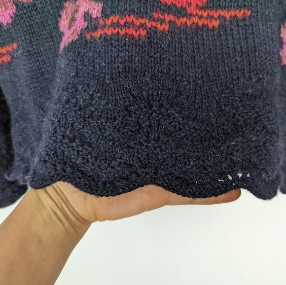 PERUVIAN CONNECTION sz.S 100% Alpaca Floral Chunky Knit Scalloped V Neck Sweater - Picture 6 of 10